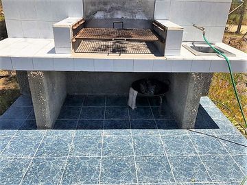 VENDE CASA EN PARCELA, CONDOMINIO SANTA MARIA DE ALGARROBO, 6 DORMITORIOS, 6 BAÑOS, PISCINA, TERRAZA, QUINCHO