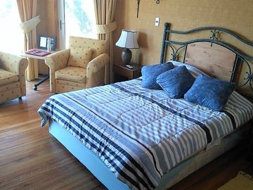 VENDE CASA EN PARCELA, CONDOMINIO SANTA MARIA DE ALGARROBO, 6 DORMITORIOS, 6 BAÑOS, PISCINA, TERRAZA, QUINCHO