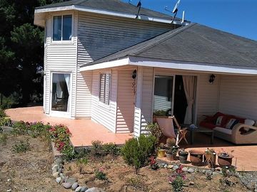 VENDE CASA EN PARCELA, CONDOMINIO SANTA MARIA DE ALGARROBO, 6 DORMITORIOS, 6 BAÑOS, PISCINA, TERRAZA, QUINCHO