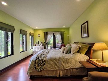 Ponderosa Leisure Farms, Silang Cavite, 899 sqm lot and 300 sqm TFA house for sale