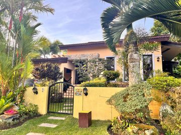 Ponderosa Leisure Farms, Silang Cavite, 899 sqm lot and 300 sqm TFA house for sale