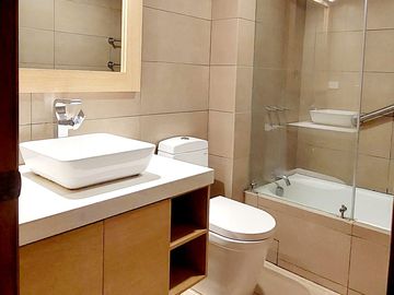 Vendo departamento tres dormitorios, en la Jiménez de la Espada y González Suárez