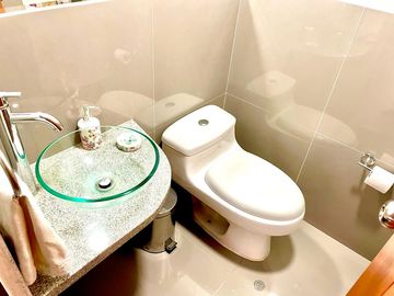 Venta de precioso y acogedor Dpto de 3 dormitorios en Los Alamos de Monterrico