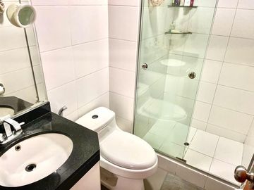 Venta de precioso y acogedor Dpto de 3 dormitorios en Los Alamos de Monterrico