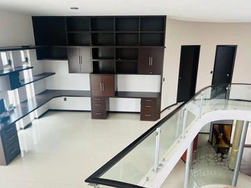 EXCELENTE CASA EN VENTA EN EXCLUSIVO FRACCIONAMIENTO LA RIOJA UBICADO AL SUR DE LA CIUDAD EN AV. LOPEZ MATEOS SUR 7000, MUNICIPIO DE TLAJOMULCO DE ZUÑ