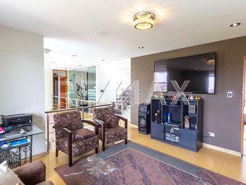 SE VENDE RESIDENCIA EN CAMACHO, LA MOLINA!!