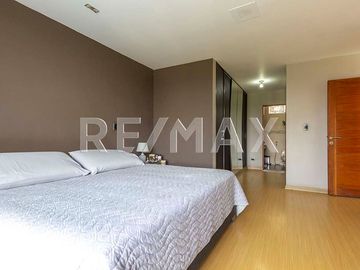 SE VENDE RESIDENCIA EN CAMACHO, LA MOLINA!!