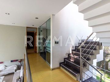 SE VENDE RESIDENCIA EN CAMACHO, LA MOLINA!!