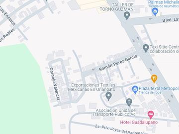 Oportunidad de Remate Bancario en Calle Cornejo Valencia, Colinas de Uriangato, Uriangato-Guanajuato.