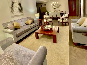 Bella casa dentro de Urbanización La Viña, 1.000 m terreno, 4 dormitorios