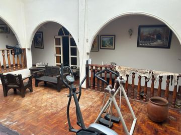 VENTA DE AMPLIA CASA VÍA A LA COSTA CHONGÓN
