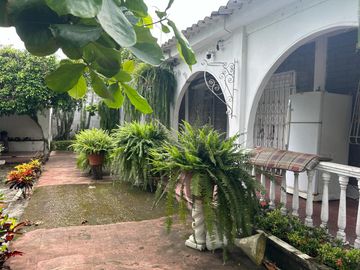 VENTA DE AMPLIA CASA VÍA A LA COSTA CHONGÓN