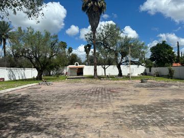 QUINTA EN VENTA EN CIENEGA DE FLORES, NL, ZONA VILLAS CAMPESTRES, 1740 M2 CH