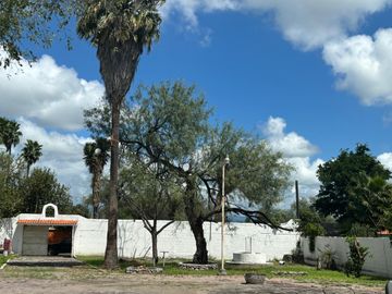 QUINTA EN VENTA EN CIENEGA DE FLORES, NL, ZONA VILLAS CAMPESTRES, 1740 M2 CH
