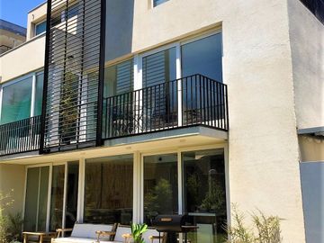 VENDE ULTIMA CASA DISPONIBLE, CONDOMINIO AL ENCUENTRO, PEÑALOLEN, 4 DORMITORIOS, 4 BAÑOS, AMPLIA SALA ESTAR, PATIO, 2 ESTACIONAMIENTOS