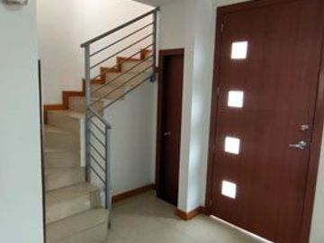 Casa de venta en Otavalo, Conjunto Habitacional Santiago del Valle