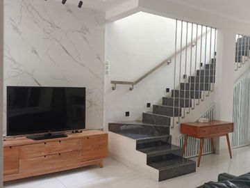 Rumah HOT SALE Harga Murah Discovery Bintaro 11495-RN 0811111----