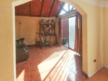 Casa 4 dormitorios 3 baños, Obpo R valenzuela, Maipú, Ferrocarril