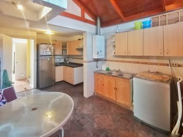Casa 4 dormitorios 3 baños, Obpo R valenzuela, Maipú, Ferrocarril