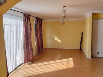 Casa 4 dormitorios 3 baños, Obpo R valenzuela, Maipú, Ferrocarril