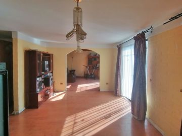 Casa 4 dormitorios 3 baños, Obpo R valenzuela, Maipú, Ferrocarril