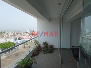 Duplex En Venta - 2 Balcones - Terraza - Vista Parcial Del Mar - San Bartolo