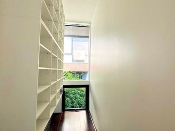 Pre-owned House in Ayala Westgrove Heights Silang Cavite near Nuvali