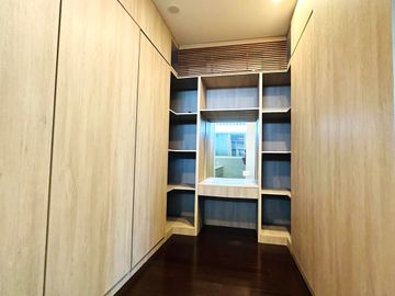 Pre-owned House in Ayala Westgrove Heights Silang Cavite near Nuvali