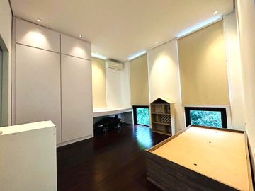 Pre-owned House in Ayala Westgrove Heights Silang Cavite near Nuvali