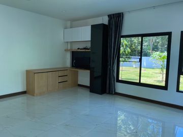 2 storey detached house sale 22MB, with tenant 100KB,440 sqWa., 5 bedrooms, 6 bathrooms, swimming pool, near Mae Jo Municipality, San Sai District, Ch