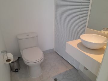 ALQUILO DUPLEX DE UN DORMITORIO AMOBLADO Y EQUIPADO