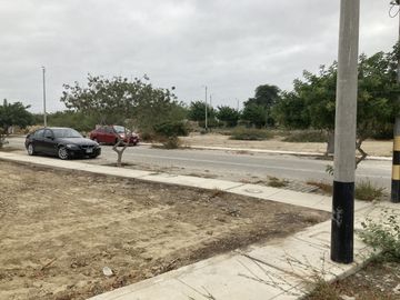 VENDO TERRENO EN ESQUINA CERCA A LA ENTRADA DE  BOULEVARD