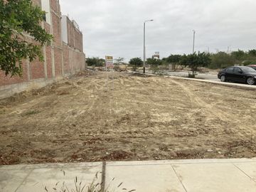 VENDO TERRENO EN ESQUINA CERCA A LA ENTRADA DE  BOULEVARD
