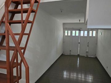Disewakan Rumah Taman Giri Loka BSD City Tangerang Selatan Bagus Rapih Nyaman Siap Huni