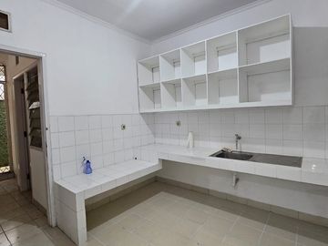 Disewakan Rumah Taman Giri Loka BSD City Tangerang Selatan Bagus Rapih Nyaman Siap Huni