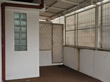 Disewakan Rumah Taman Giri Loka BSD City Tangerang Selatan Bagus Rapih Nyaman Siap Huni