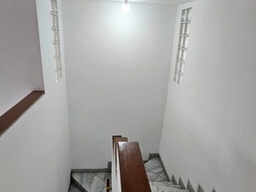 Disewakan Rumah Taman Giri Loka BSD City Tangerang Selatan Bagus Rapih Nyaman Siap Huni