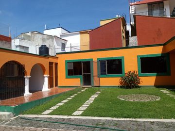 (CGV) Dos Casas en Una! Muy Cerca de La Uaem $ 4,500,000