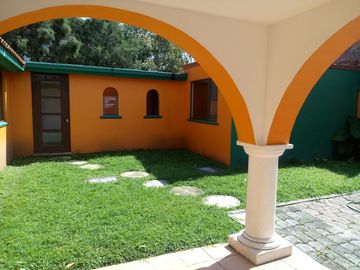 (CGV) Dos Casas en Una! Muy Cerca de La Uaem $ 4,500,000