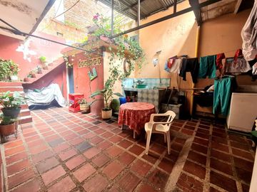 VENDO CASA  LOTE EN CALI, BARRIO VILLA COLOMBIA