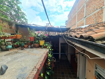 VENDO CASA  LOTE EN CALI, BARRIO VILLA COLOMBIA
