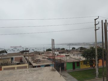 VENTA DE CASA EDIFICIO COMERCIAL, FRENTE AL MEGAPUERTO CHANCAY, 232 M2, PARA EDIFICAR 4 PISOS