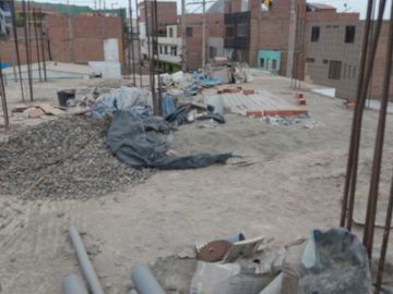 VENTA DE CASA EDIFICIO COMERCIAL, FRENTE AL MEGAPUERTO CHANCAY, 232 M2, PARA EDIFICAR 4 PISOS