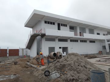 VENTA DE CASA EDIFICIO COMERCIAL, FRENTE AL MEGAPUERTO CHANCAY, 232 M2, PARA EDIFICAR 4 PISOS