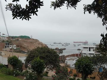 VENTA DE CASA EDIFICIO COMERCIAL, FRENTE AL MEGAPUERTO CHANCAY, 232 M2, PARA EDIFICAR 4 PISOS