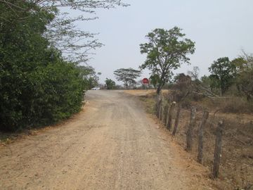 FINCA DE 15 HTS A 5 KLM DE SABANAGRANDE VIA MALAMBO.