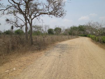 FINCA DE 15 HTS A 5 KLM DE SABANAGRANDE VIA MALAMBO.