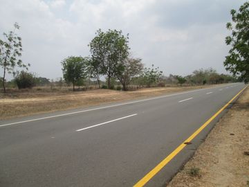 FINCA DE 15 HTS A 5 KLM DE SABANAGRANDE VIA MALAMBO.