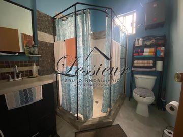 CASA EN VENTA DE UNA PLANTA, COL. EN SALVARCAR
