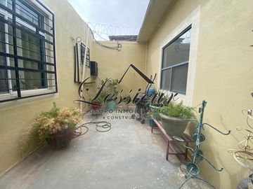 CASA EN VENTA DE UNA PLANTA, COL. EN SALVARCAR
